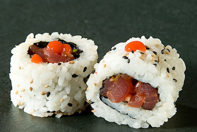 Spicy tuna maki