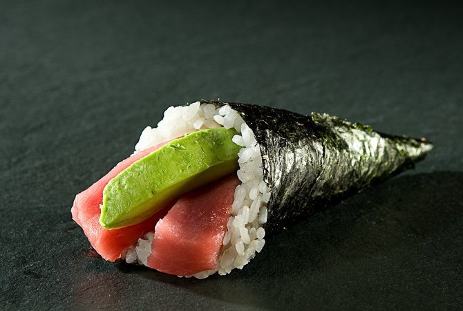 Temaki tonno e avocado