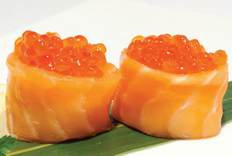 Gunkan uova al salmone